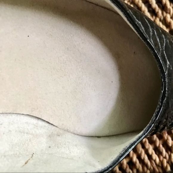 Stuart Weitzman Patent Leather Croc Block Heels Size 7 A - Picture 9 of 9